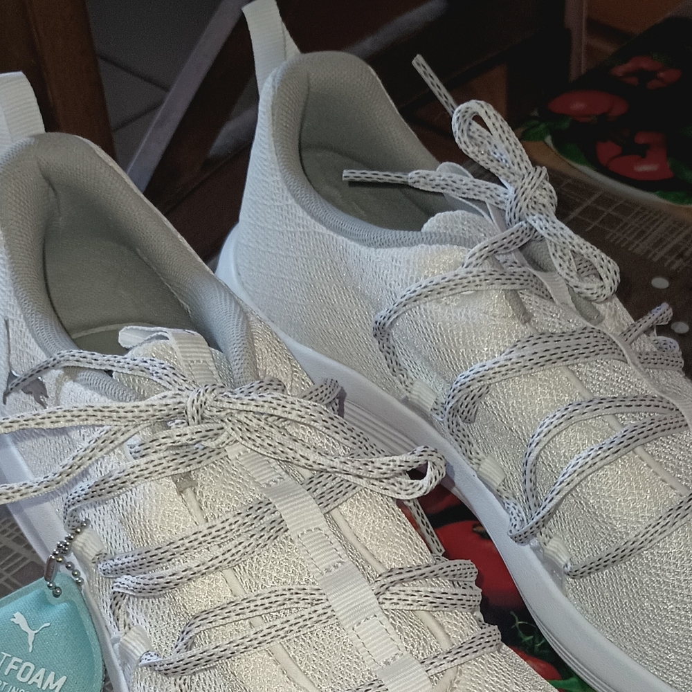 Puma Soft Foam White Athletic Shoes - Picture 2 of 6